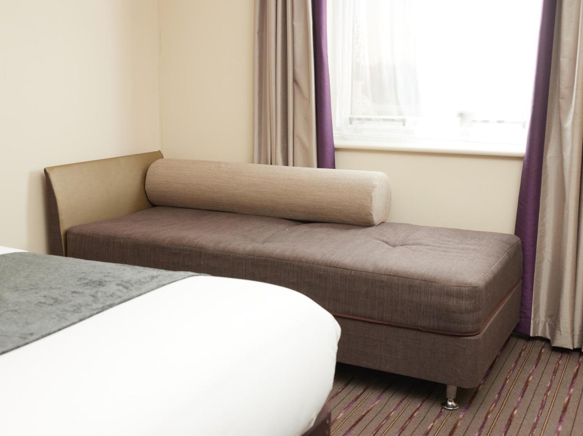 The Quays By Greene King Hotel